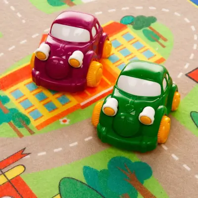 Afacan Arabalar Halıda (1)