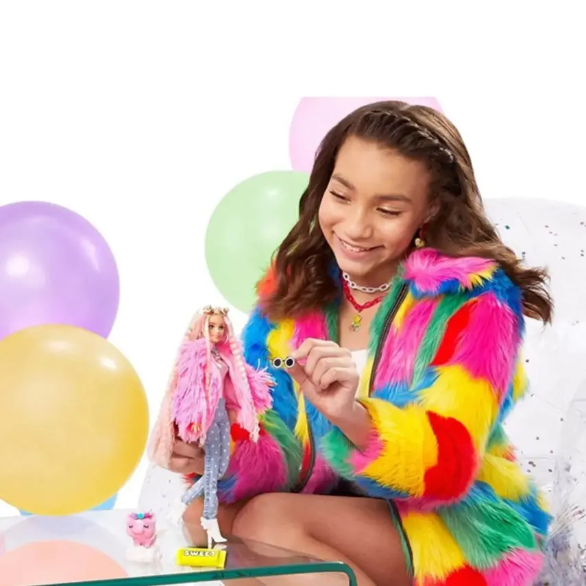 Barbie Extra Pembe Ceketli Bebek - 3