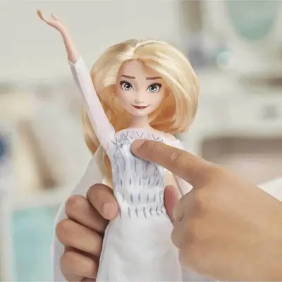 Disney Frozen 2 Şarkı Söyleyen Kraliçe Elsa (1)