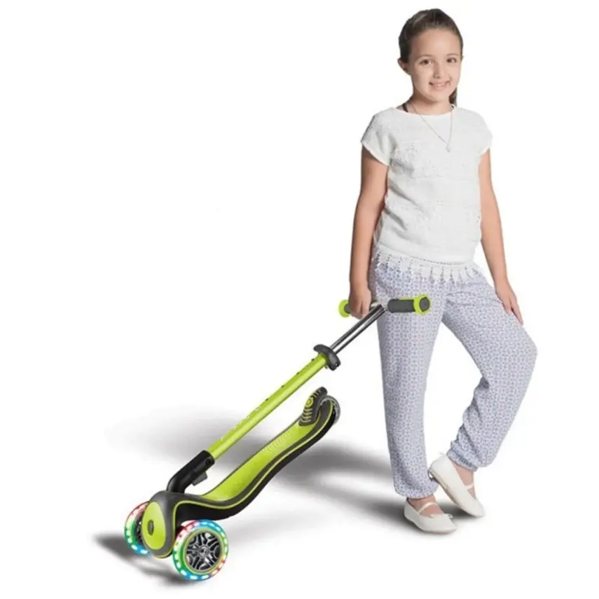 Globber Elite Deluxe Işıklı Scooter Yeşil - 6
