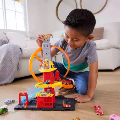 Hot Wheels Çember Pistli İftaiye İstasyonu - 6