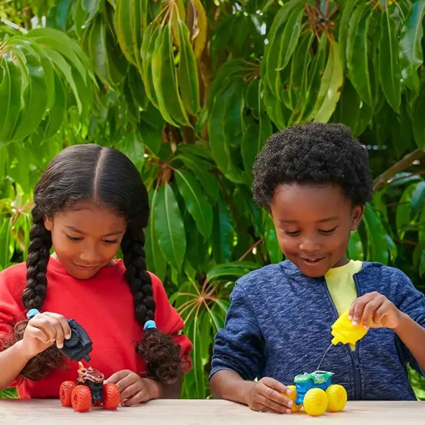 Hot Wheels Monster Trucks Color Reveal Renk Değiştiren Araçlar - 14