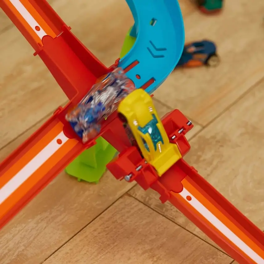 Hot Wheels Neon Yarışlar Çoklu Yarış Heyecanı Pist Seti - 4