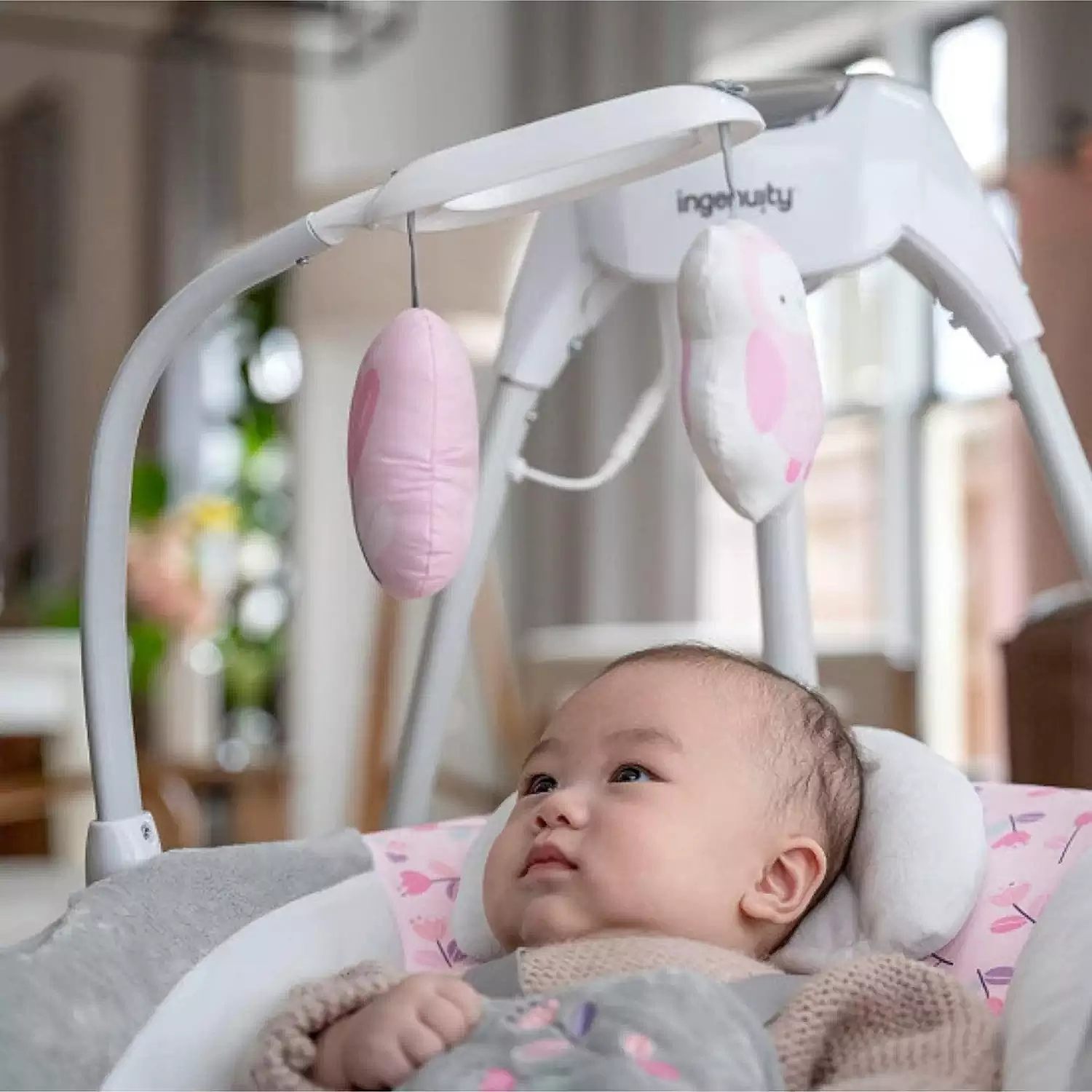 Ingenuity Simple Comfort Dönenceli Salıncak ve Ev Tipi Ana Kucağı Cassidy