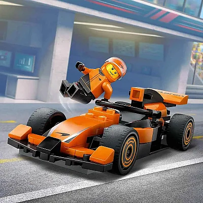 LEGO City McLaren Yarış Arabalı F1 Sürücüsü 60442 (1)