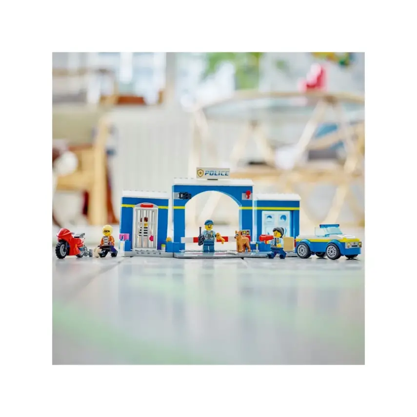 LEGO City Polis Merkezi Takibi 60370 - 3