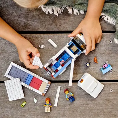 LEGO City Tatilci Karavanı 60283 - 8