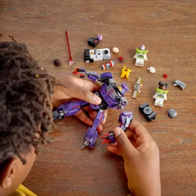 LEGO Disney ve Pixar Lightyear Zurg Savaşı 76831 - 9