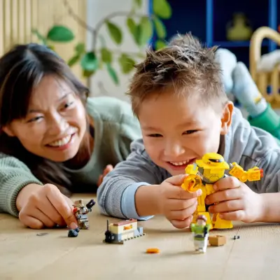 LEGO Disney ve Pixar Lightyear Zyclops Takibi 76830 (1)
