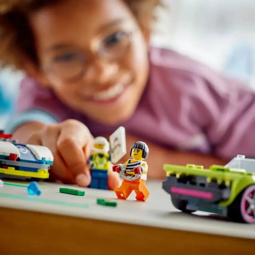 LEGO Police and Muscle Car Chase - 8
