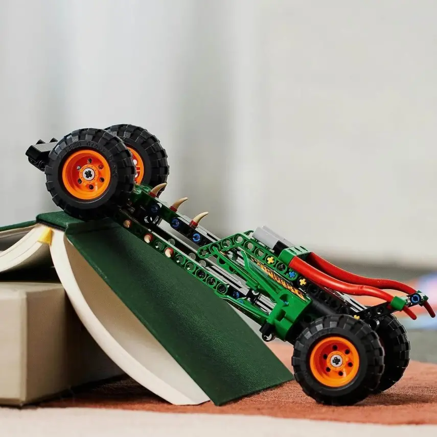 LEGO Technic Monster Jam Dragon 42149 - 6