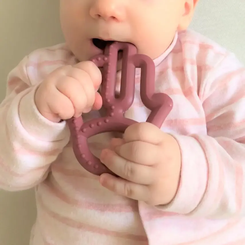 OiOi Annenin Eli Diş Kaşıyıcı 3+ Ay Pinky Pink - 6