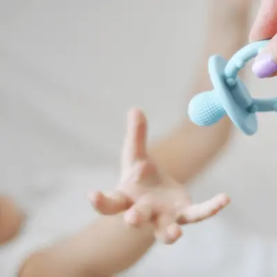 Oioi Gummy Silikon Diş Kaşıyıcı 3+ Ay Aqua Green - 4
