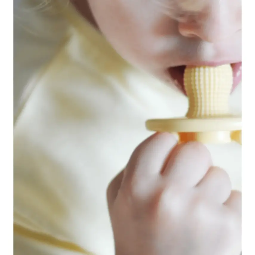 Oioi Gummy Silikon Diş Kaşıyıcı 3+ Ay Mellow Yellow - 3