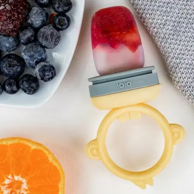 OiOi Püre Meyve Ve Sebze Alıştırıcı ,OiOi Puzzle Vakumlu Mama Tabağı  Mellow Yellow - Powder Grey - 3