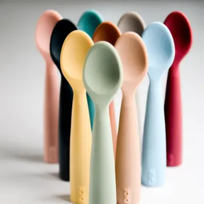 Oioi Puzzle Vakumlu Mama Tabağı+Nam Nam Mama Kaşığı Bubble Green-Powder Grey (1)