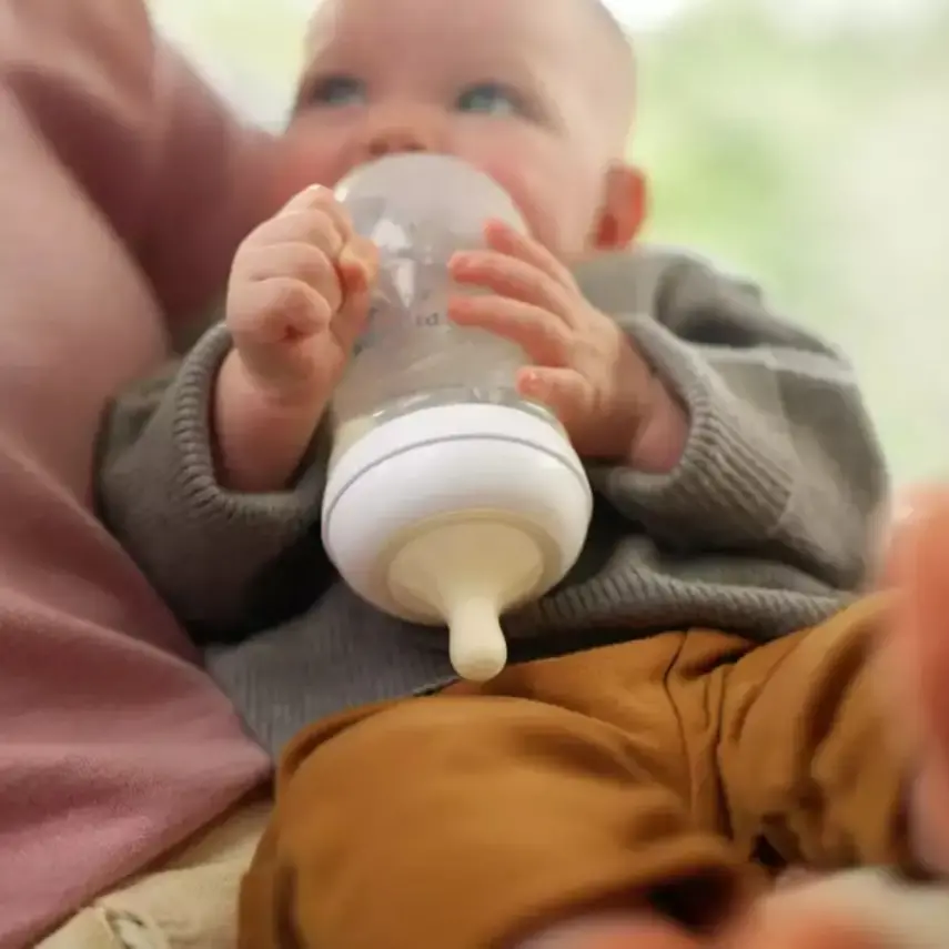 Philips Avent Doğal Tepkili Cam Biberon 240ml 1+ Ay - 23